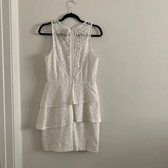 Gianni Bini White Size 4 Lace Dress. Perfect for Weddings & Graduations. NWT - Picture 2 of 2